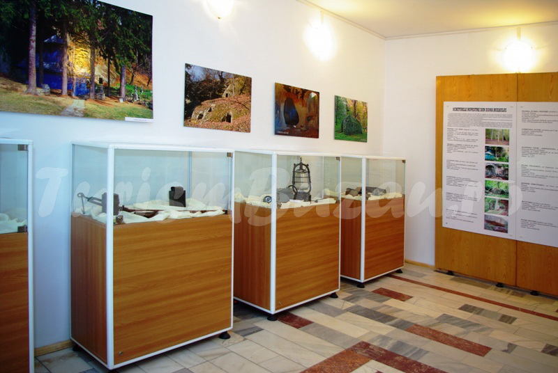 muzeul chihlimbarului colti