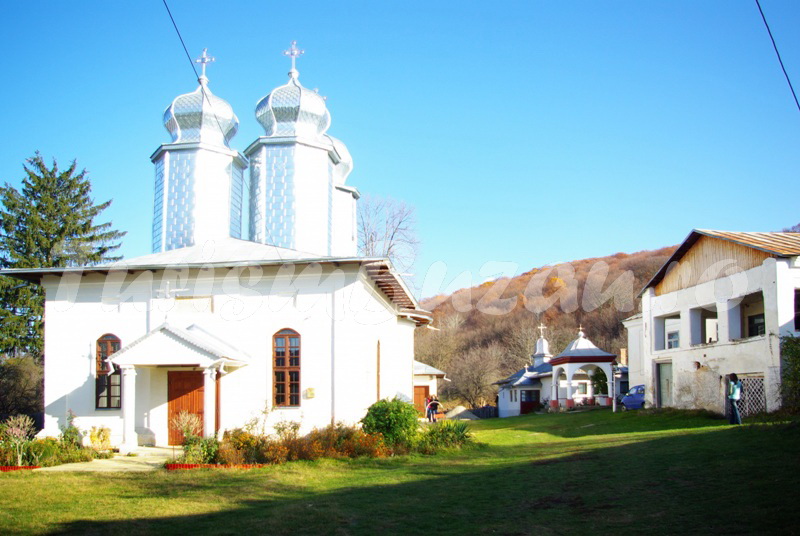 biserici vechi manastiri buzau